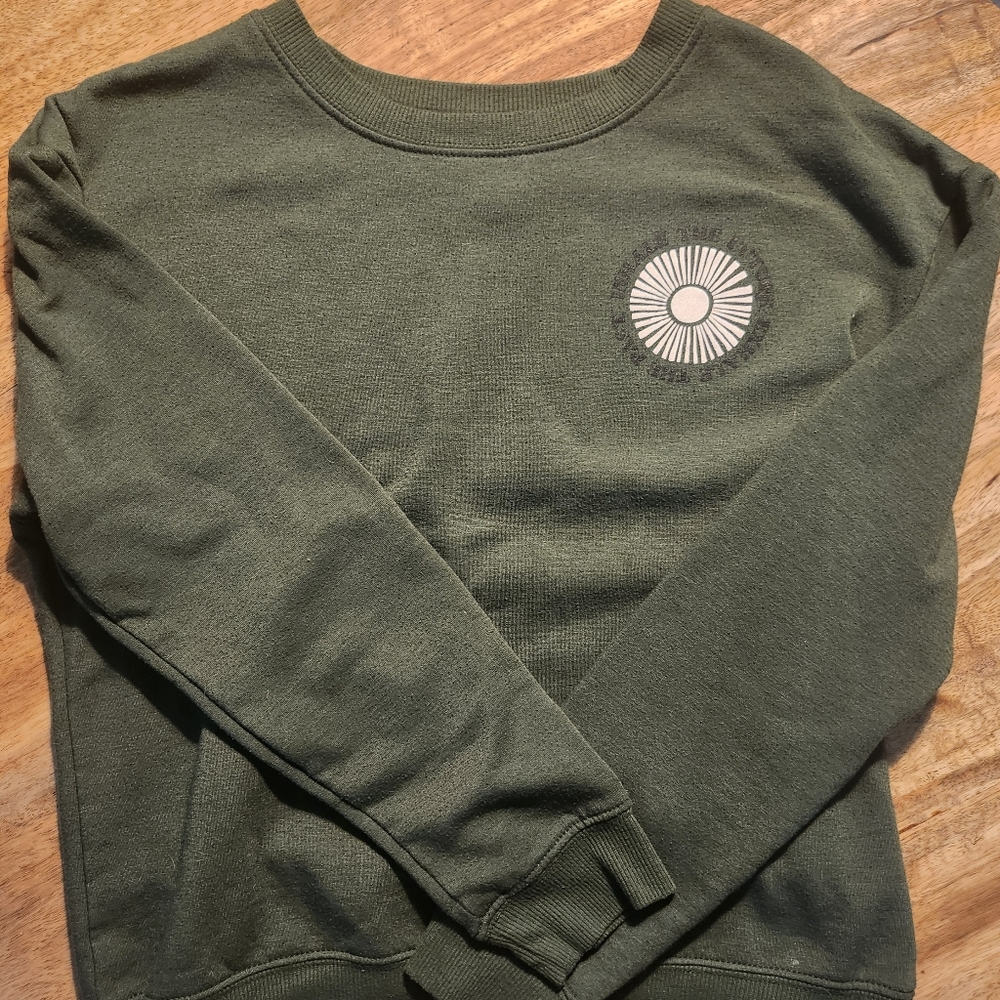 Womans small yoga sweatshirt